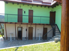 Vila Dintre Vii