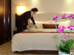 Guangdong Hotel-Free Shuttle & Registration Counter Service during Canton Fair