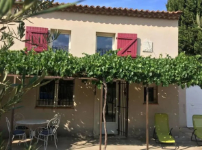 House With one Bedroom in Roquemaure, With Enclosed Garden and Wifi