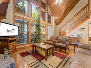 River's Creek 4 Bedroom Cabin by RedAwning