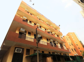 OYO 62899 Avni Residency