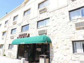 The Floral Park Motor Lodge
