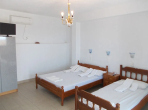 Zacharo Rooms Thirasia
