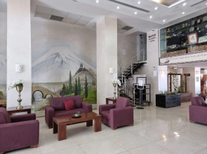 Ararat Hotel