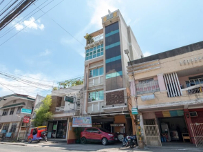 RedDoorz @ Paterno Street Tacloban