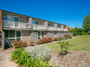 Bathurst Studio Apartments