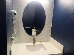 Super 8 by Wyndham Hollywood/LA Area