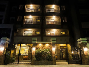 Holby No.8 Elevator Homestay