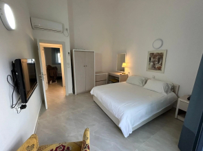 Royal Park - Paul's Place