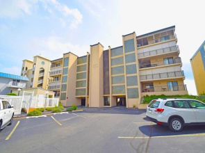 Amber Waves 300 3 Bedroom Condo by RedAwning