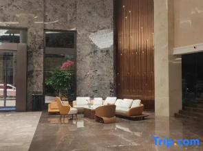 Longyan Yueman Crown  Hotel (Yongding District)