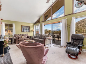 3 Elk - 4 Br Home