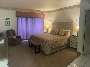 110 3BD Family Condo with Jacuzzi Tub by RedAwning