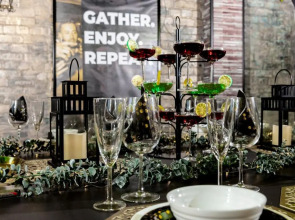 The Tudor Gathering - Events Groups - Up To 30 - Hot Tub