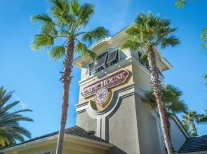 Upgraded 2 bed apt close to beaches and Mayo Clinic!