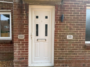 House - Sleeps 14, Onsite Parking & Pets Allowed