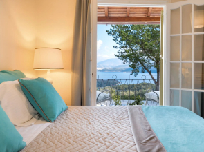 Rodostamo Collection