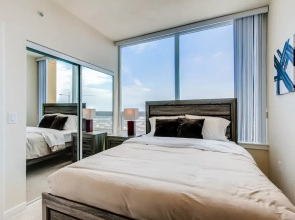 Perfect 2 BR2 BA Luxury Bldg