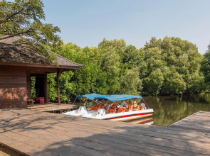 RedDoorz Resort @ Taman Wisata Mangrove