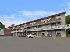 Canadas Best Value Inn and Suites