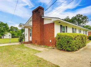 5 Mi to Dtwn: Family-friendly Fayetteville Home!
