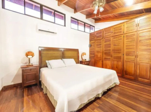 Beachfront Home Enjoy in Family at VILLA SIEMPRE Sand in your feet Surf and relax