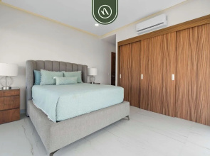 Tropical 2 BR Retreat - Close to the Beach - Pool