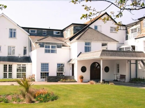 Treglos Hotel