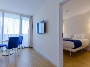 1BR Apartment With Sea View And balcony In Batumi