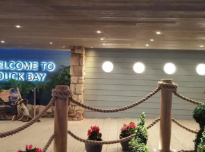 Duck Bay Hotel