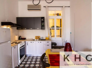 Eleni's super central apartments! 5 minutes walking from everything!