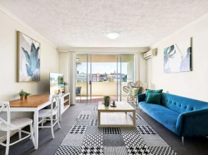 Inner-city 1-bed With Pool & Spa