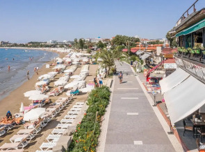 Tropic Beach Club Side