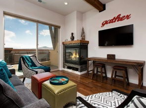 Two-Bedroom Townhome in Newpark Terrace by RedAwning