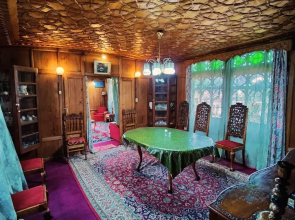 Kings Paradise Houseboat