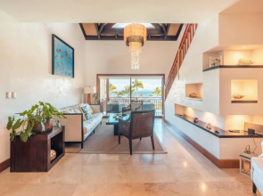 Penthouse w Jacuzzi and Ocean View Puerto Bahia