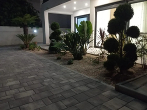 Villa S