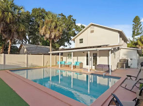 'the City Oasis' Near IMG & Anna Maria Island!