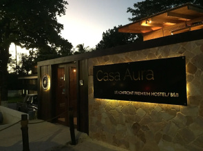 Casa Aura Beachfront Premium Hostel