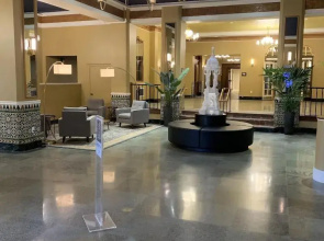 Hotel Leo