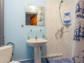 Азов Холидей