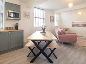 Host Stay The Crow s Nest