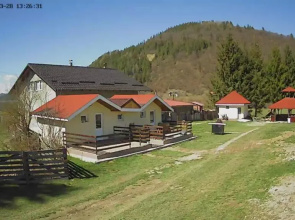La poalele Raraului Campingplatz