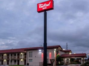 Red Roof Inn Houston North - FM1960  I-45