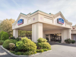 Howard Johnson Plaza by Wyndham Yakima
