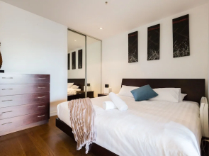 Cleo, 1BDR St Kilda Apartment