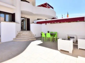 Damavi Suite