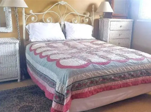 Full 1 Bed Beach Condo #227 1 Bedroom Condo by RedAwning