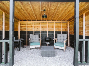 Beautiful Holiday Home in Ouddorp With Balcony