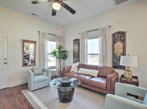 Cozy Home in Historic Area ~ 2 Mi to Main St!